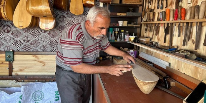 Saz ustası, sanatını yeniden icra etmeye başladı